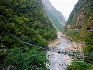 花蓮 太魯閣 渓谷 台北