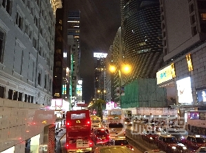 香港 オープントップバス 夜景観賞 + 女人街