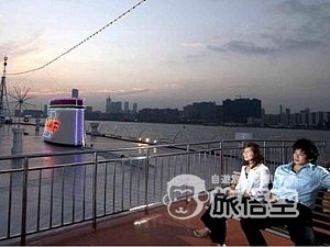 香港 2019年 新年 花火大会 鑑賞ディナークルーズ